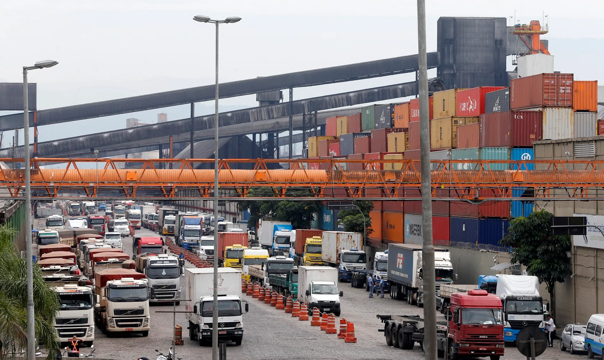 Ex-ministro do STF contesta restrições em leilão de superterminal em Santos