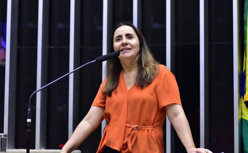 Oposição entra no debate sobre leilão do megaterminal de Santos