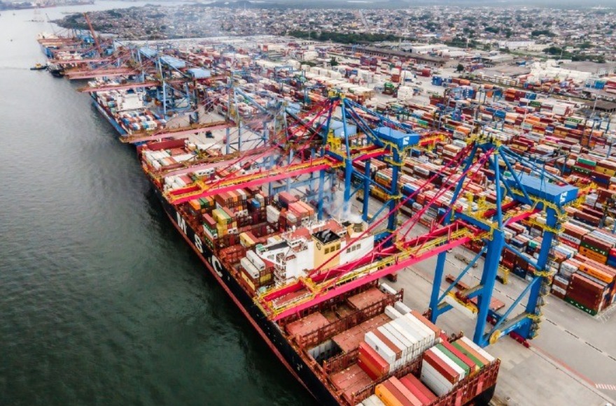 Entidades de exportadores e usuários de carga defendem leilão aberto do Tecon Santos 10