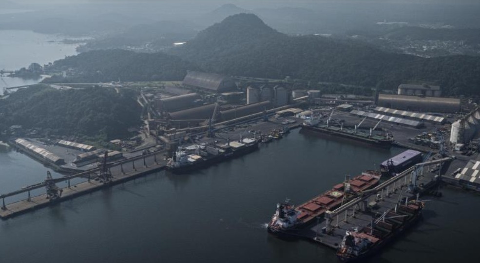 Portos brasileiros precisam de investimentos para aumentar a competitividade do país