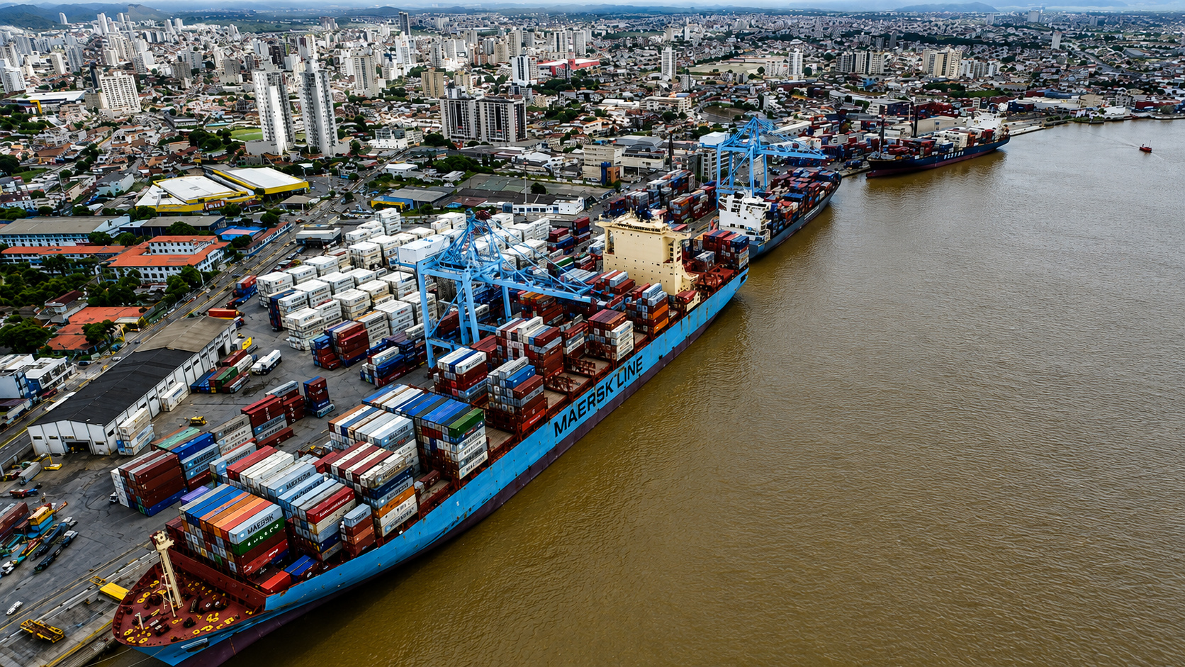 Canal de Itajaí: restrição a navios se agrava e solução tem embate político